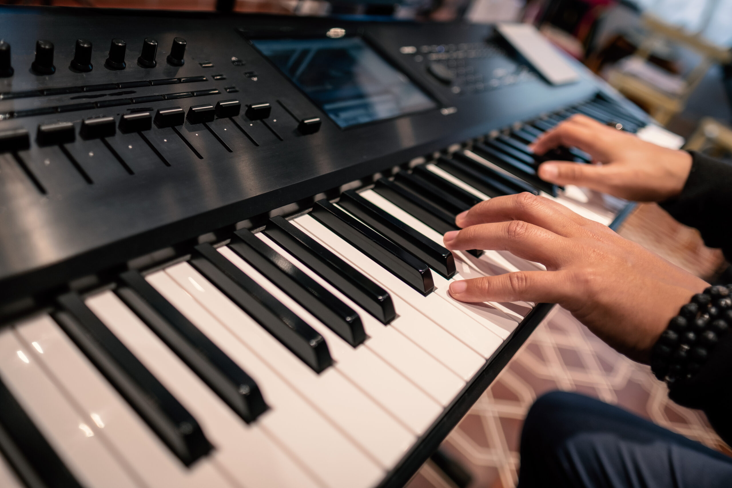 Dueling Pianos with Sweet Keys